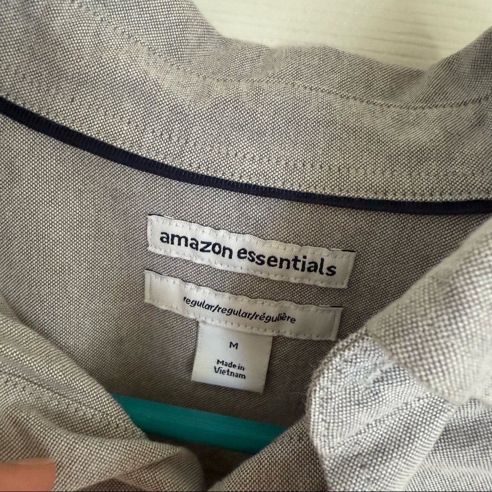 Amazon ESSENTIALS DRESS SHIRT - Picture 3 of 3